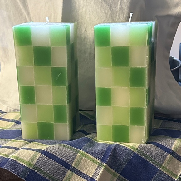 Green and White Checkered Pillar  Candles - Picture 1 of 1
